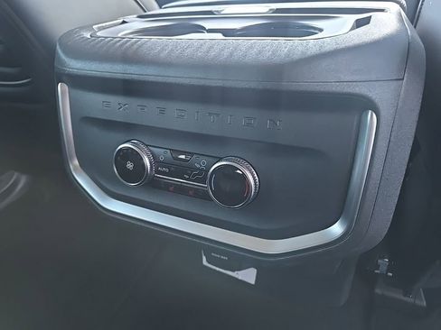 Used 2025 Ford Expedition Max Platinum image 92