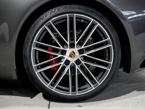 Used 2017 Porsche 911 Carrera S image 42