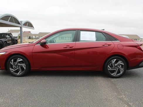 Used 2024 Hyundai Elantra Limited FWD image 7