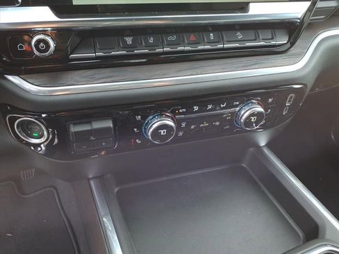 New 2026 GMC Sierra 2500 SLT w/ SLT Convenience Package image 14