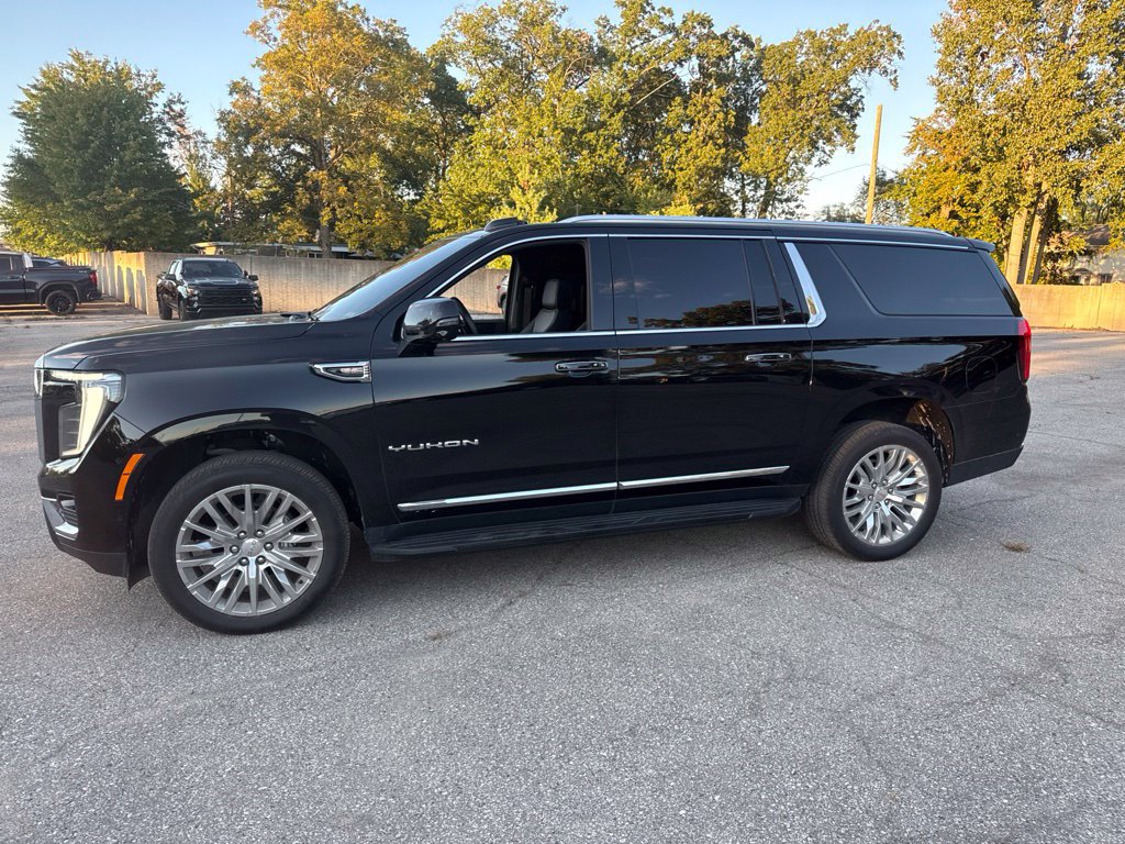 Used 2026 GMC Yukon XL Elevation w/ Elevation Premium Package AWD/4WD image 5