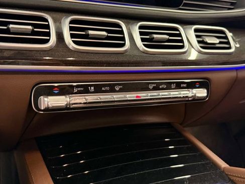 Used 2024 Mercedes-Benz GLS 450 4MATIC image 29
