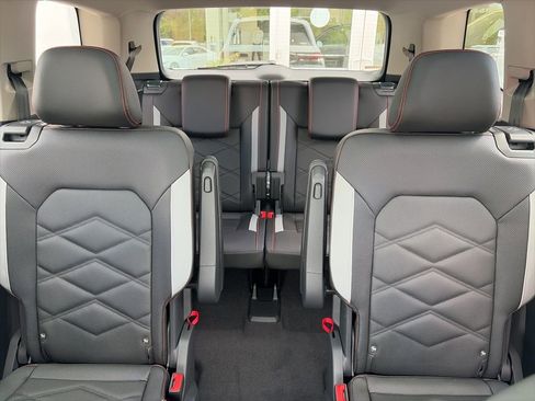 New 2026 Volkswagen Atlas Peak Edition AWD/4WD image 25