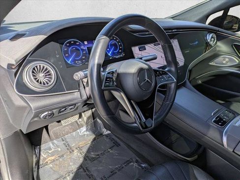 Used 2022 Mercedes-Benz EQS 580 4MATIC Sedan image 10