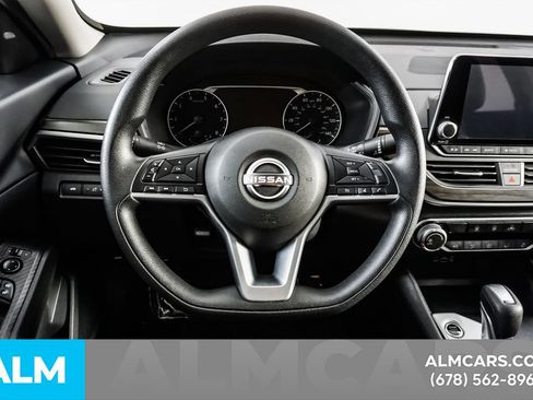 Used 2025 Nissan Altima 2.5 SV FWD image 24
