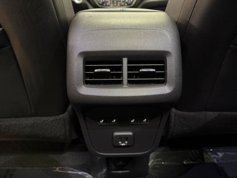 Used 2020 Chevrolet Equinox Premier AWD/4WD image 11
