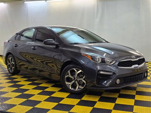 Used 2019 Kia Forte LXS image 2