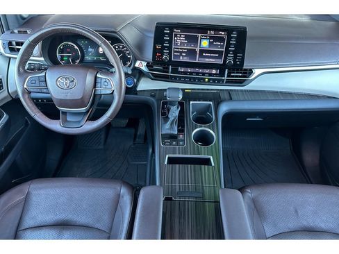 Certified 2023 Toyota Sienna Platinum image 14