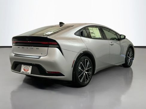New 2027 Toyota Prius XLE FWD image 4
