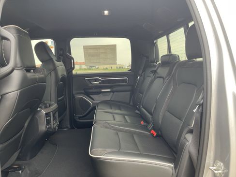 Used 2025 RAM 1500 Laramie w/ Sport Appearance Package AWD/4WD image 39