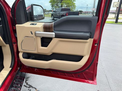 Used 2016 Ford F150 Lariat w/ Equipment Group 502A Luxury RWD image 19