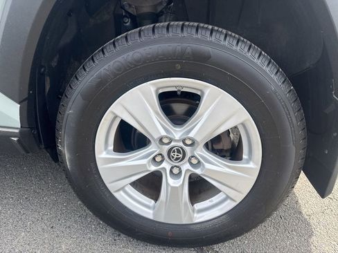 Used 2019 Toyota RAV4 XLE w/ Convenience Package AWD/4WD image 13