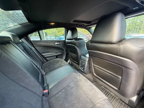 Used 2020 Dodge Charger Scat Pack RWD image 15