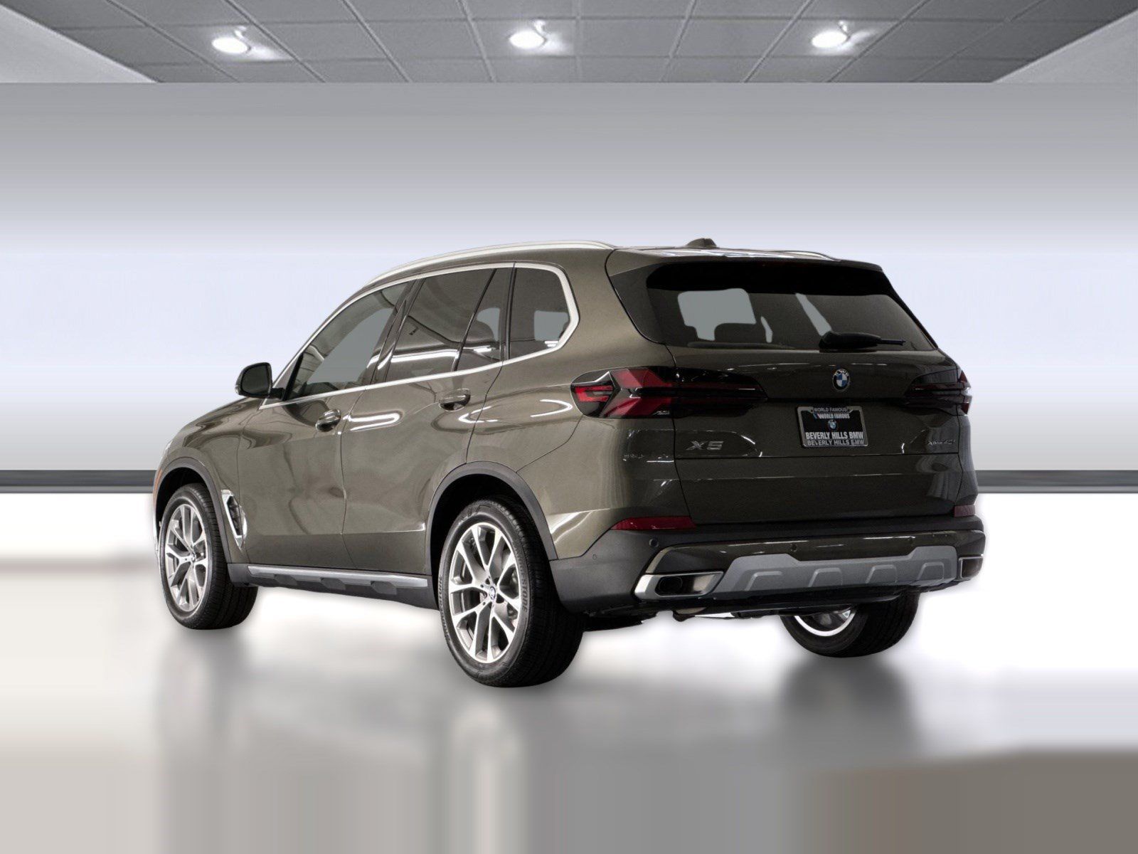 Used 2026 BMW X5 xDrive40i w/ Climate Comfort Package AWD/4WD image 3