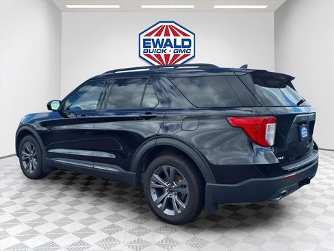 Used 2024 Ford Explorer XLT w/ Equipment Group 202A AWD/4WD image 5