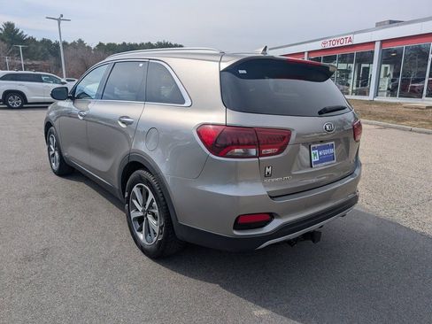 Used 2019 Kia Sorento EX image 3