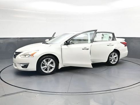 Used 2015 Nissan Altima 2.5 SL w/ Technology Package FWD image 42