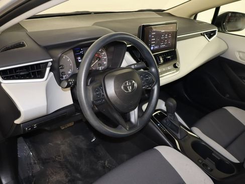 Used 2025 Toyota Corolla LE FWD image 24