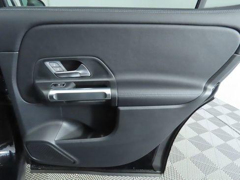 Certified 2025 Mercedes-Benz GLB 250 GLB 250 image 27