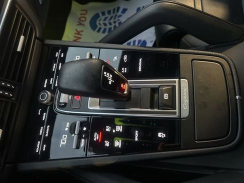 Used 2020 Porsche Cayenne image 30