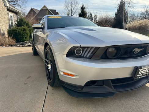 Used 2011 Ford Mustang GT Premium w/ Security Pkg image 40