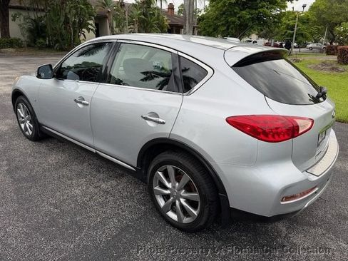 Used 2017 INFINITI QX50 2WD image 3