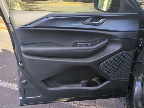 New 2025 Jeep Grand Cherokee L Laredo w/ Luxury Tech Group I image 24