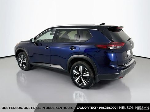 Certified 2025 Nissan Rogue SL w/ SL Premium Package AWD/4WD image 7