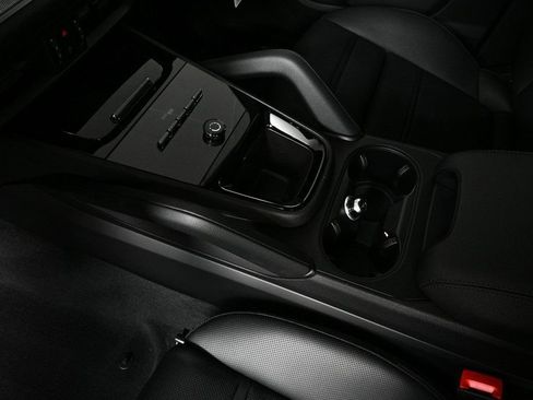 Used 2026 Porsche Cayenne Coupe AWD/4WD image 19