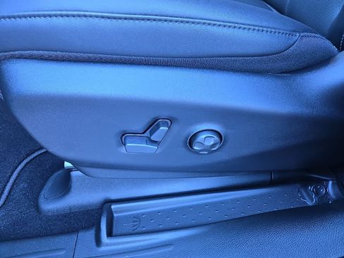 New 2026 Chrysler Pacifica Select w/ S Appearance Package image 37