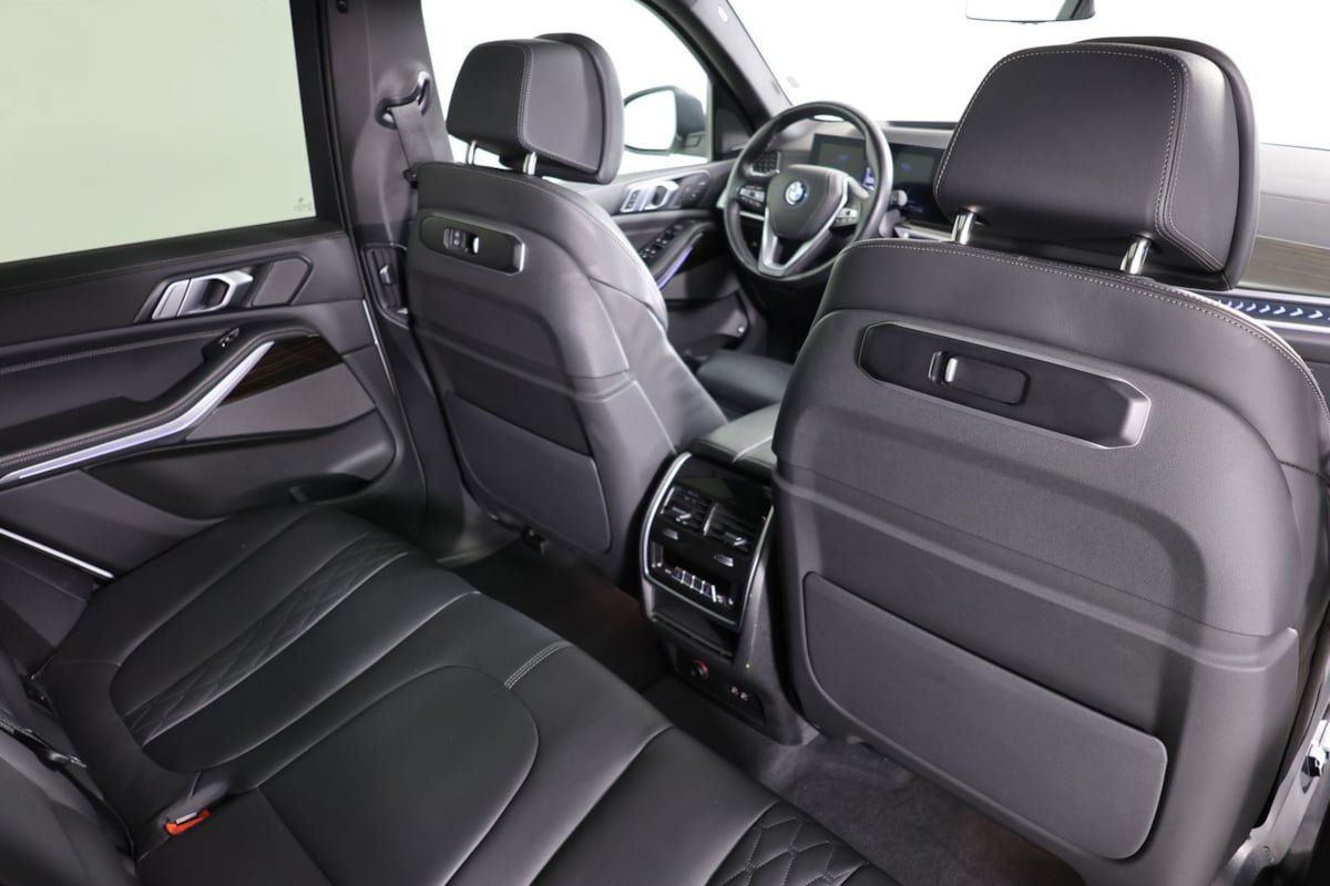 Used 2025 BMW X5 xDrive50e AWD/4WD image 42