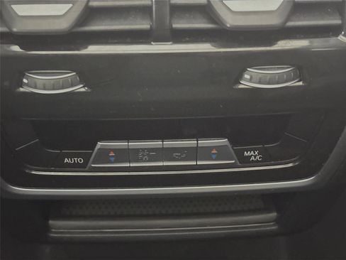 Used 2023 BMW X7 xDrive40i image 40