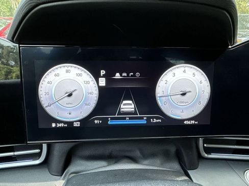 Used 2024 Hyundai Elantra Limited FWD image 19