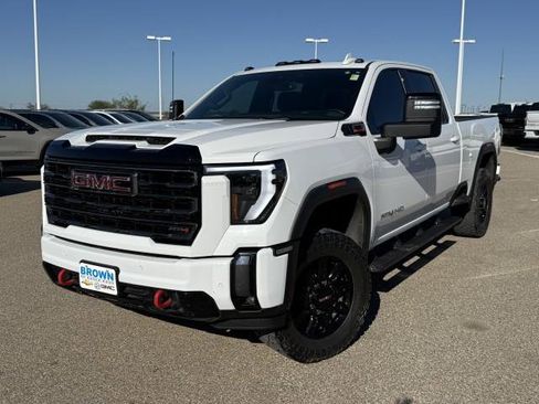 Used 2024 GMC Sierra 2500 AT4 w/ AT4 Preferred Package image 2