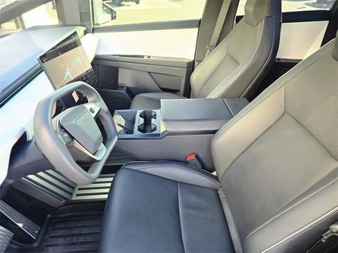 Used 2024 Tesla Cybertruck AWD Crew Cab image 18