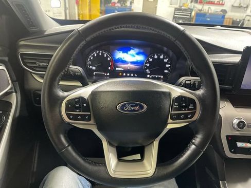 Used 2023 Ford Explorer XLT w/ Equipment Group 202A AWD/4WD image 14