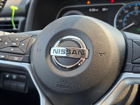 Used 2018 Nissan Leaf SV w/ Protection Package FWD image 15