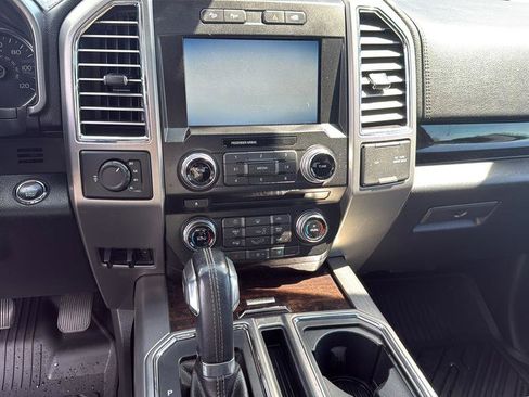 Used 2015 Ford F150 Platinum w/ Equipment Group 701A Luxury AWD/4WD image 14