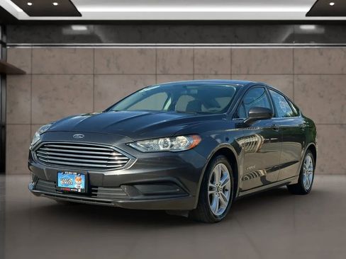 Used 2018 Ford Fusion S FWD image 2