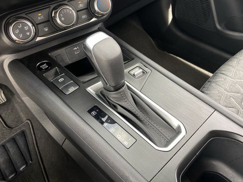 Used 2025 Nissan Kicks SV FWD image 26