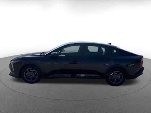 Used 2025 Kia K4 LXS image 9