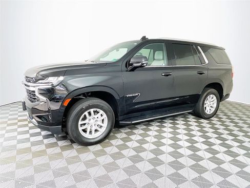 Used 2023 Chevrolet Tahoe LT w/ Luxury Package AWD/4WD image 4