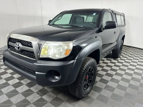 Used 2011 Toyota Tacoma 4x4 Regular Cab image 1