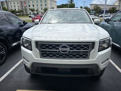 Used 2022 Nissan Frontier SV RWD image 9