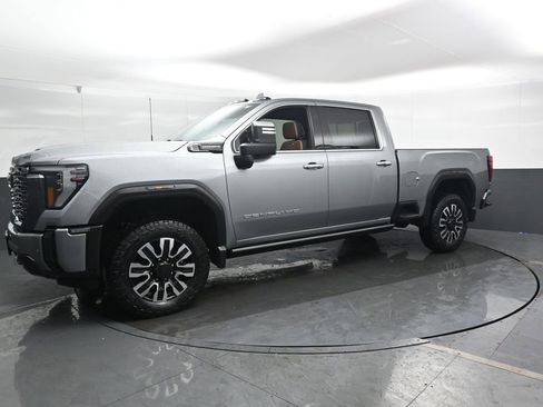 Used 2024 GMC Sierra 3500 Denali Ultimate image 4