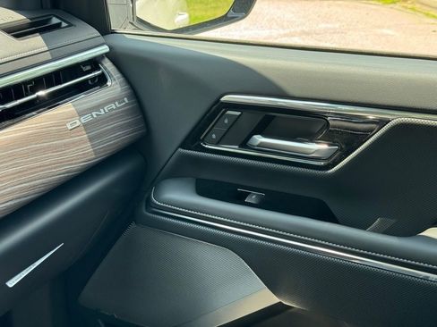 New 2025 GMC Sierra EV Denali image 32