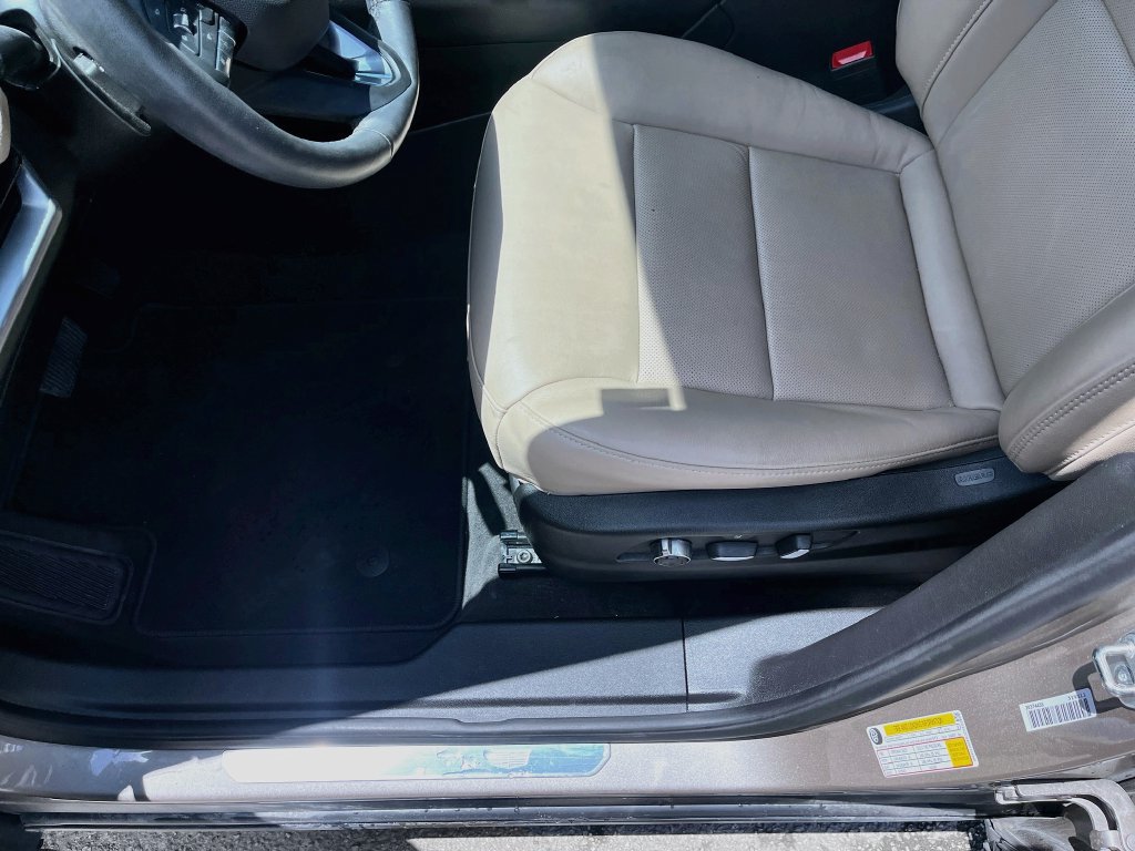 Used 2025 Cadillac XT4 Premium Luxury FWD image 20