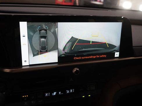 Used 2026 Toyota Crown Limited w/ Advanced Technology Package image 20