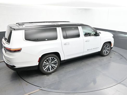 Used 2024 Jeep Grand Wagoneer L Series III AWD/4WD image 22