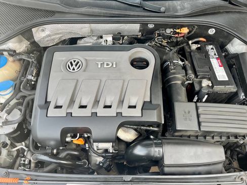 Used 2013 Volkswagen Passat TDI SE image 23